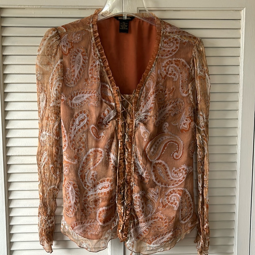Silk sheer paisley flowy top with courset like front